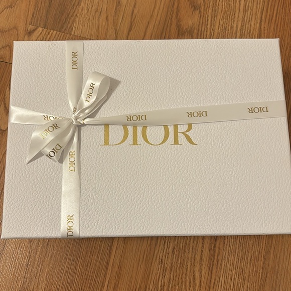 Dior Notebook and Red Pouch Set - Picture 8 of 8